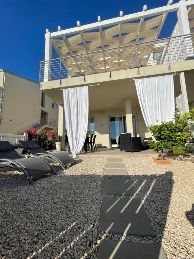 Isola Rossa Beach House ภายนอก รูปภาพ